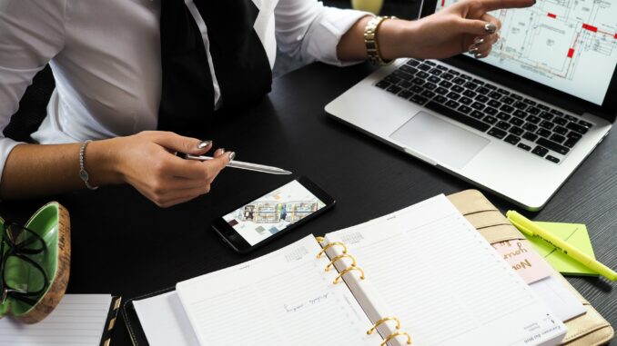 Revolution in der Maklerbranche - Neue Gesetze und Digitalisierung Revolution in der Maklerbranche - Neue Gesetze und Digitalisierung