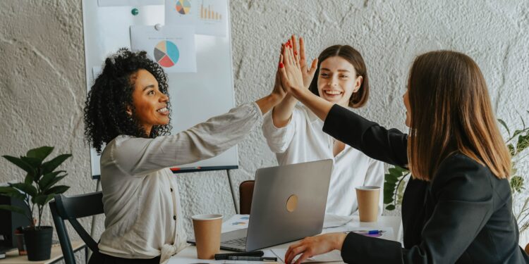 In diesem Artikel werden wir uns ausführlich mit dem Thema Agilität im Business befassen und dabei verschiedene Aspekte dieses Konzepts beleuchten.