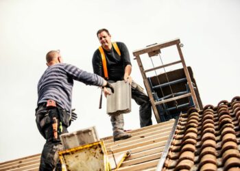 Sicherheit und Komfort auf der Baustelle mit dem Dachdeckeraufzug