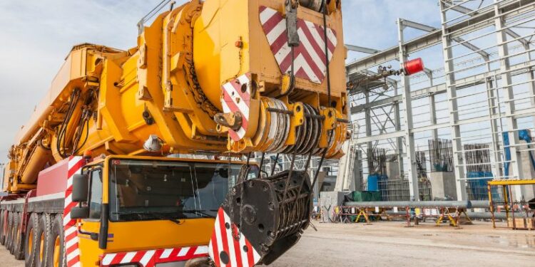 Mieten statt kaufen: Welche Vor - und Nachteile die Miete von Baumaschinen für den Unternehmer hat.