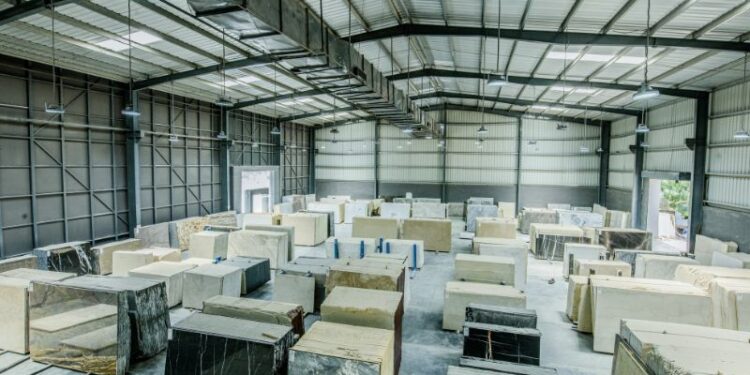 Kostenreduktion und Effizienzsteigerung: Moderne Beleuchtung in der Industrie