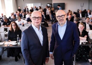 dpa-Gruppe 2024 mit moderatem Umsatzrückgang, Kerngesellschaft zeigt Wachstum und stabilen Gewinn - Erfolgreiche Investitionen in KI-Kompetenz